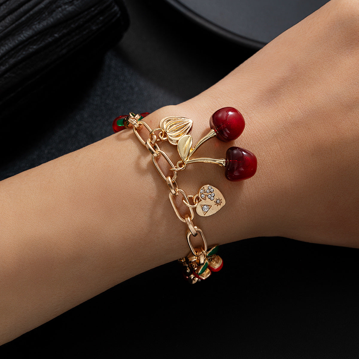 Red | Armband mit Kirschanhänger