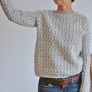 Victoria | Eleganter grauer Pullover mit U-Boot-Ausschnitt