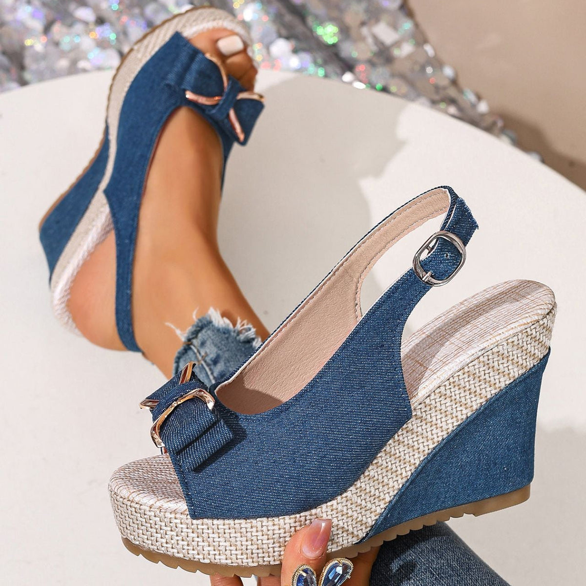 Celeste | Keilsandalen mit Schleife in Denim-Optik