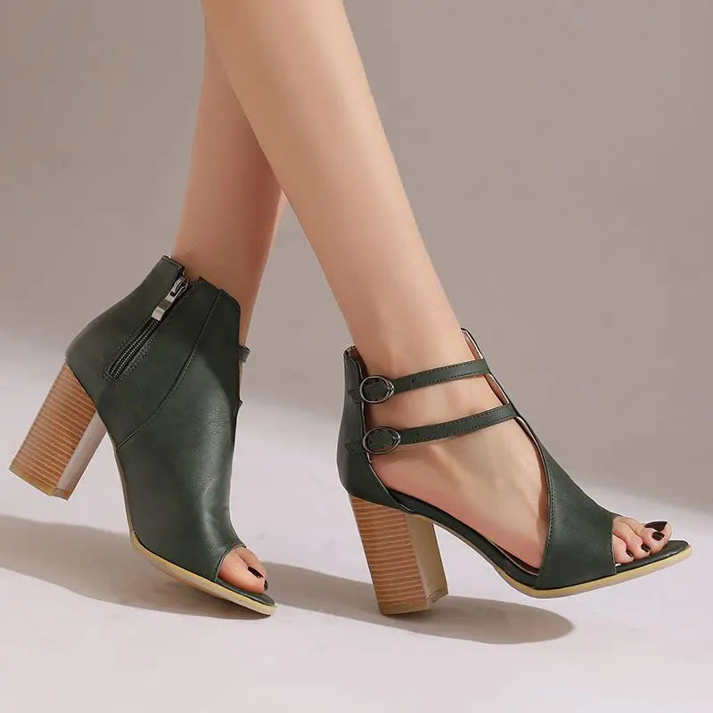Ava | Peeptoe-Pumps mit Blockabsatz