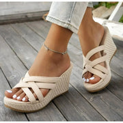 Adeline | Keilsandalen mit gekreuzten Riemen