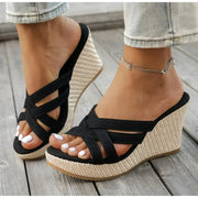 Adeline | Keilsandalen mit gekreuzten Riemen