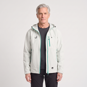 AlpenShell Allwetterjacke in Hellgrau mit Mint-Reißverschlüssen, an Herren-Model