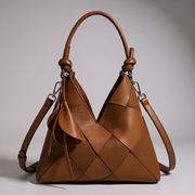 Sloane | Schultertasche in Flechtoptik